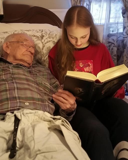 While Reading to Her Blind Grandpa, Girl Discovers a Sealed Letter Hidden Between the Pages for 60 Years